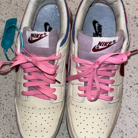 Nike SB Dunk Low Top Womens Sneakers Shoes. Size 8.5 - Picture 2 of 7